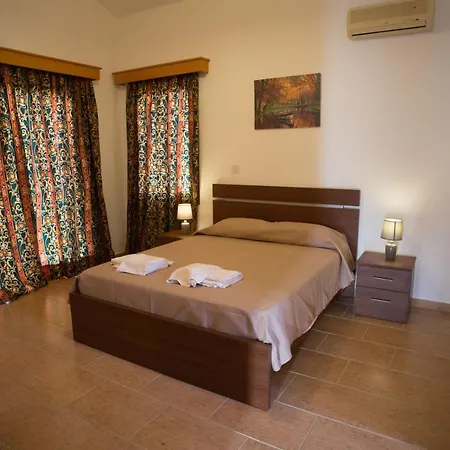 Marilia 1 Villa Polis