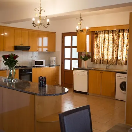 Villa Marilia 1 *