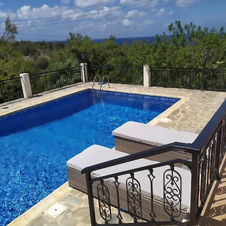 Villa Marilia 1 Polis